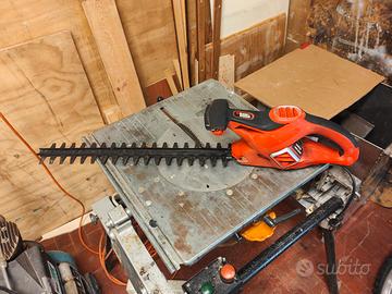 TOSASIEPI BLACK & DECKER 