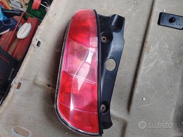 coppia fari posteriori 