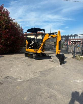 E291-ESCAVATORE CATERPILLER 18Q CON 560 ORE