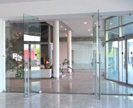 Locale commerciale al grezzo con canna fumaria