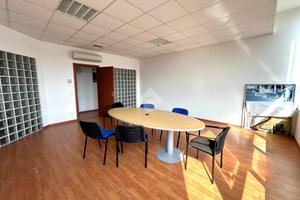 UFFICIO A MOGLIANO VENETO