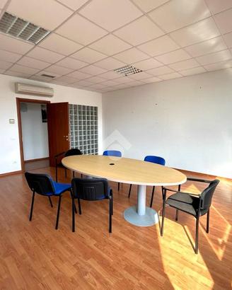 UFFICIO A MOGLIANO VENETO