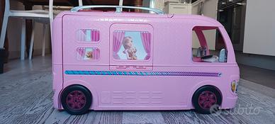Barbie Camper dei sogni con piscina