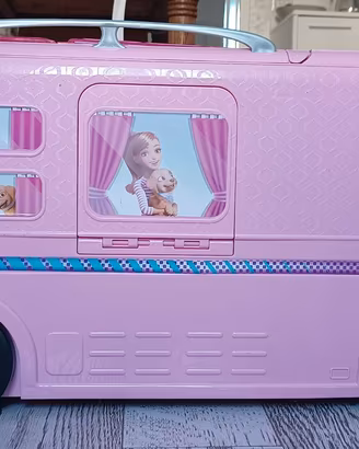 Barbie Camper dei sogni con piscina