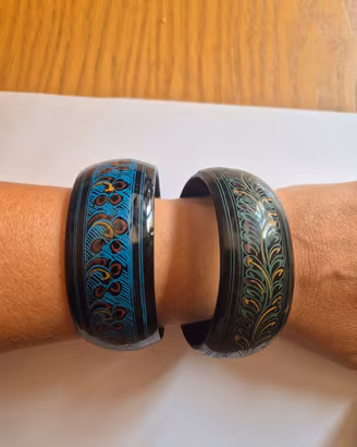 Coppia di bracciali rigidi in lacca birmana