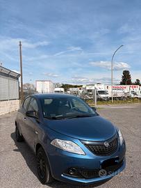 Lancia Ypsilon Hybrid Silver