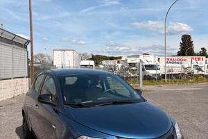 Lancia Ypsilon Hybrid Silver