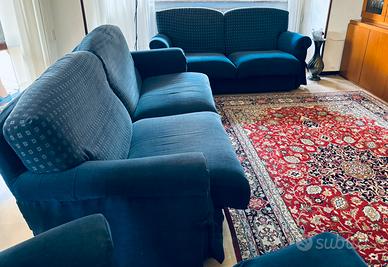 Divano in tessuto 2 pezzi + poltrona con pouf