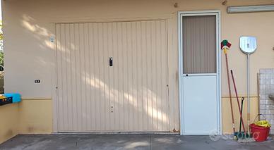 Portone basculante per garage/box 3,30m x 2,40m