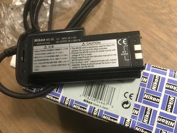 Nikon F5: Nikon MC-32 (alimentazione esterna) NOS