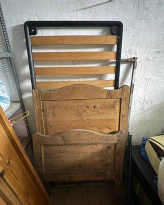 Letto d'epoca in legno massello artigianale