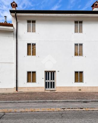 CASA SEMINDIPENDENTE A UDINE