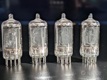 4 valvole Raytheon Datavue: 3 CK1916 + 1 CK1918
