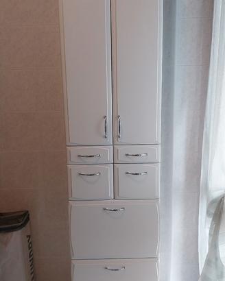 Mobile bagni alto con cassetti