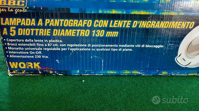 Lampada a pantografo da tavolo