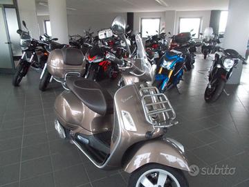 Vespa GTS 300 hpe TOURING