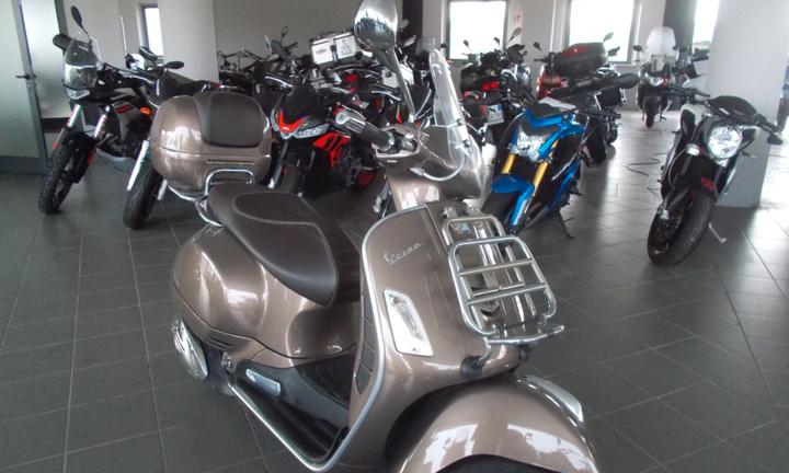 Vespa GTS 300 hpe TOURING