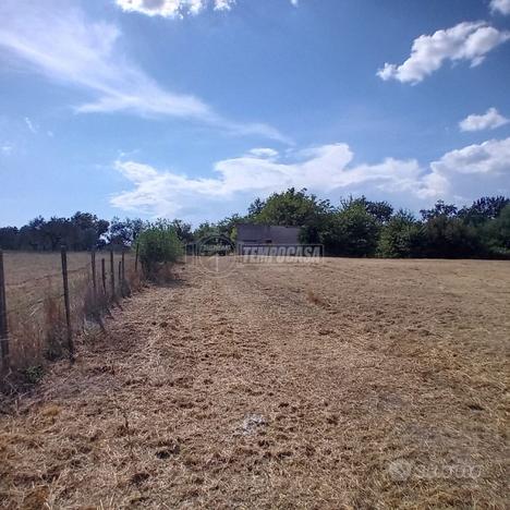 casalettto di campagna indipendente con terreno p