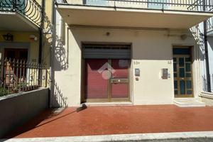 NEGOZIO A PRATO