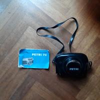 Macchina fotografica vintage Petri 7S