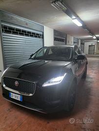 Jaguar E-Pace Autocarro
