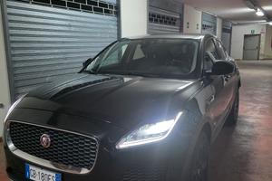 Jaguar E-Pace Autocarro