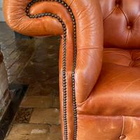 Divano Chesterfield, tre posti