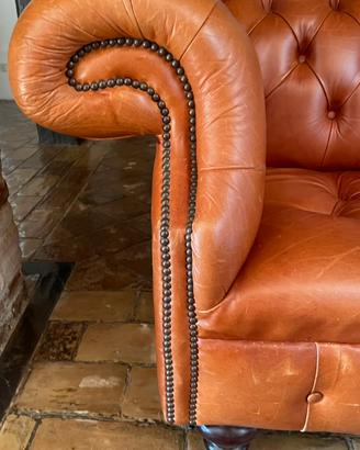 Divano Chesterfield, tre posti