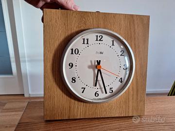 Orologio da muro a batterie