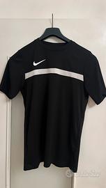 Maglietta sportiva nike dry fit