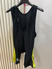 Completo salopette e maglia manica corta per bici
