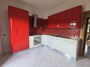 CUCINA COMPLETA IN PERFETTE CONDIZIONI, BEN TENUTA