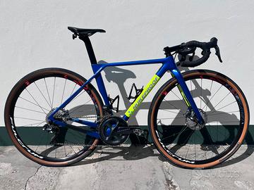 Gravel carbonio Shimano DI2 con Power Meter