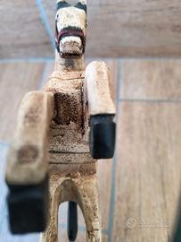 Elegante Cavallo a Dondolo Vintage in Legno