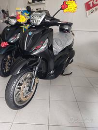 nuovo modello beverly 300abs hpe nero mett km6000+