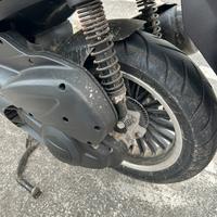 Beverly 300 anno 2017