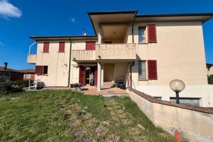 Trilocale con giardinetto in prossimita' del borgo