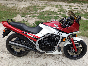 Honda VF 500 F