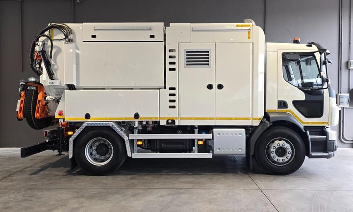 ESCAVATORE A RISUCCHIO - VOLVO FL280 MTS DINO CITY