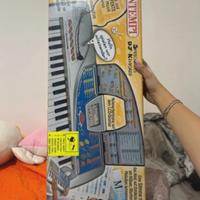 tastiera con alimentazione e batteria