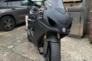 Suzuki GSX-R 750 pronto posta