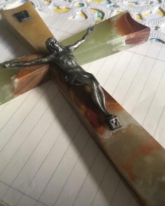 Crocifisso in vero onice con un Cristo in argento