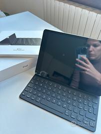 IPad 8ª Generazione Wi-Fi + Smart Keyboard Apple