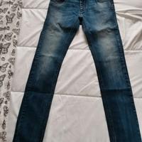 pantaloni jeans  da uomo marca Sisley