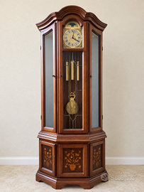 Elegante orologio a pendolo da terra + vetrinetta