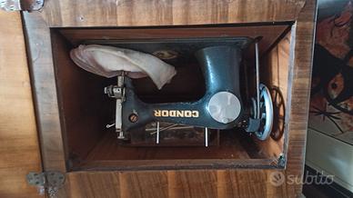 Macchina da cucire a mobiletto