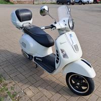 Vespa Gts 300