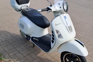 Vespa Gts 300