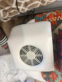 Aspira polvere per unghie