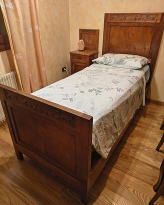 letto singolo comodino e materasso 